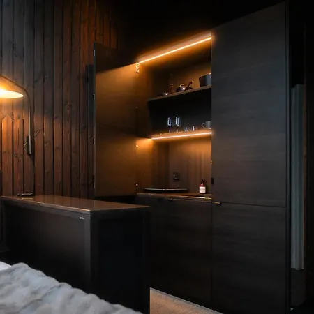 فندق Halo Igloos 4*